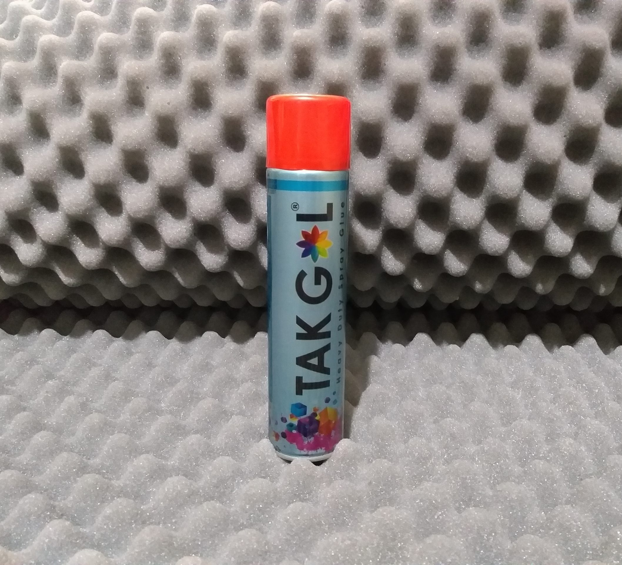 چسب اسپری آکوستیک ، چسب مخصوص فوم آکوستیک ، چسباندن فوم شانه تخم مرغی