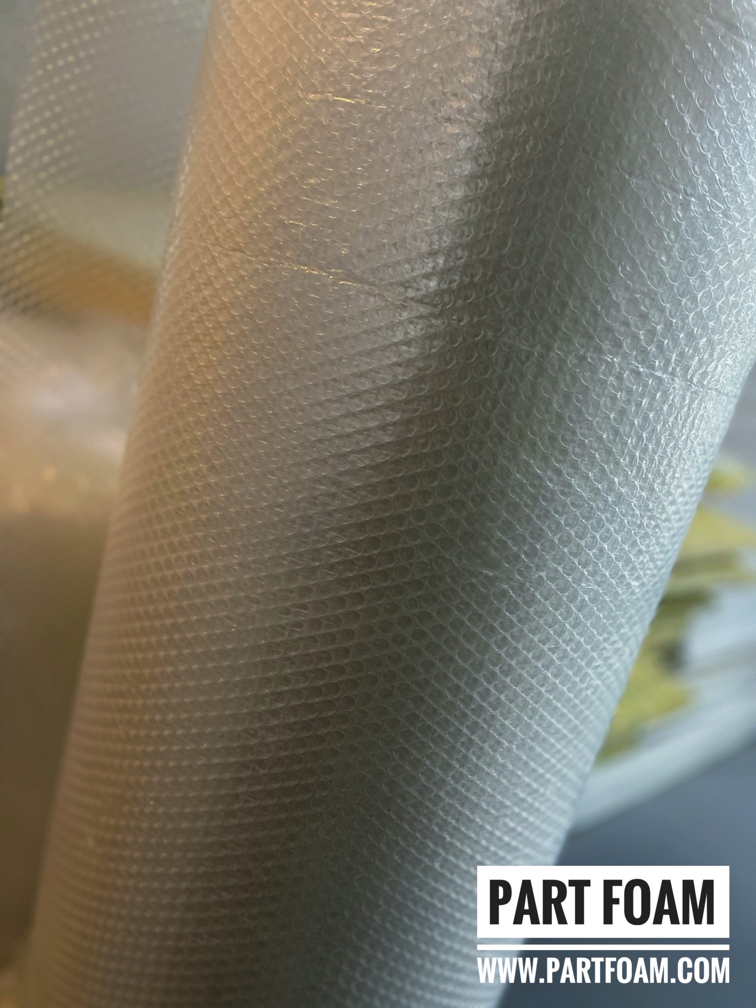 نایلون حبابدار عایق صوتی Bubble wrap is another widely used packaging material for shipping and moving