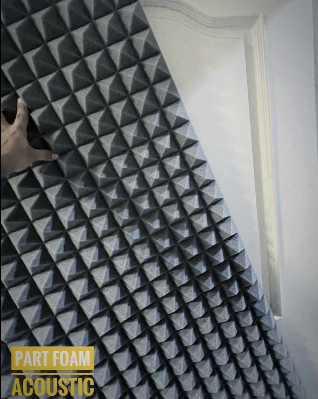 فوم صداگیری درب آپارتمان ، چطور درب آپارتمان را آکوستیک کنیم ، عایق صوتی درب ، درب صداگیر ، صداگیری درب ، چطور صدا از درب بیرون نرود ، عایق درب ، پد صداگیری درب اتاق ،